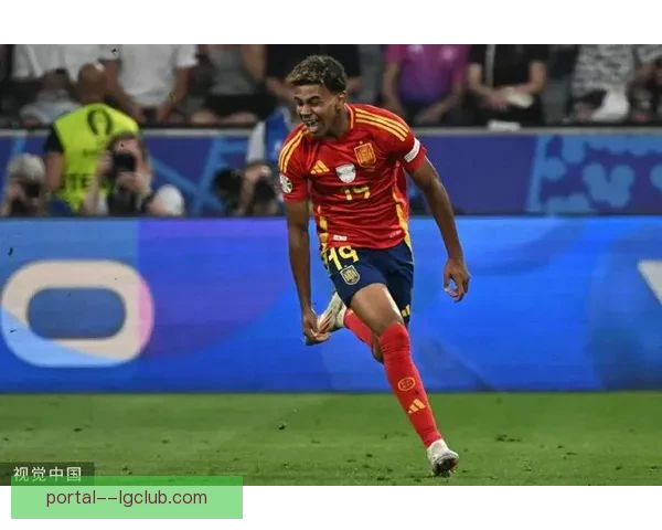 亚马尔荣膺欧洲杯最佳年轻球员称号引发广泛关注